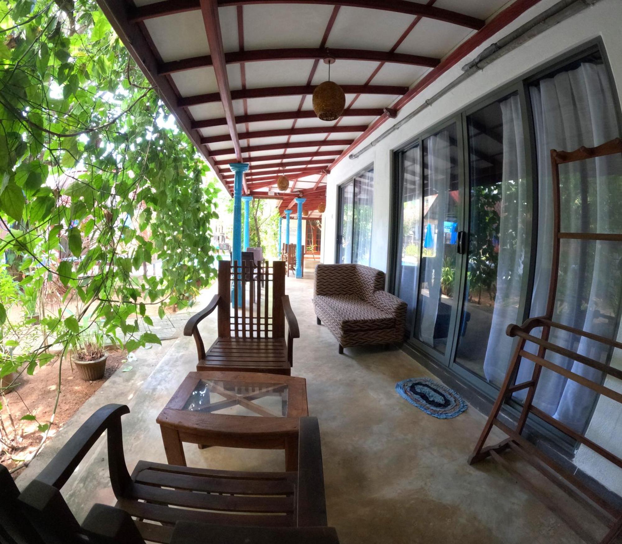 Mirissa Blue Whale Holiday Hotel Экстерьер фото